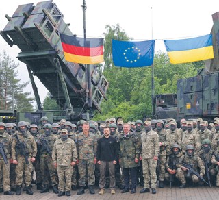 Nie oddadzą Ukrainie Patriotów ani rakiet Taurus! Minister obrony Niemiec uznaje ukraińskie żądania za przesadę.