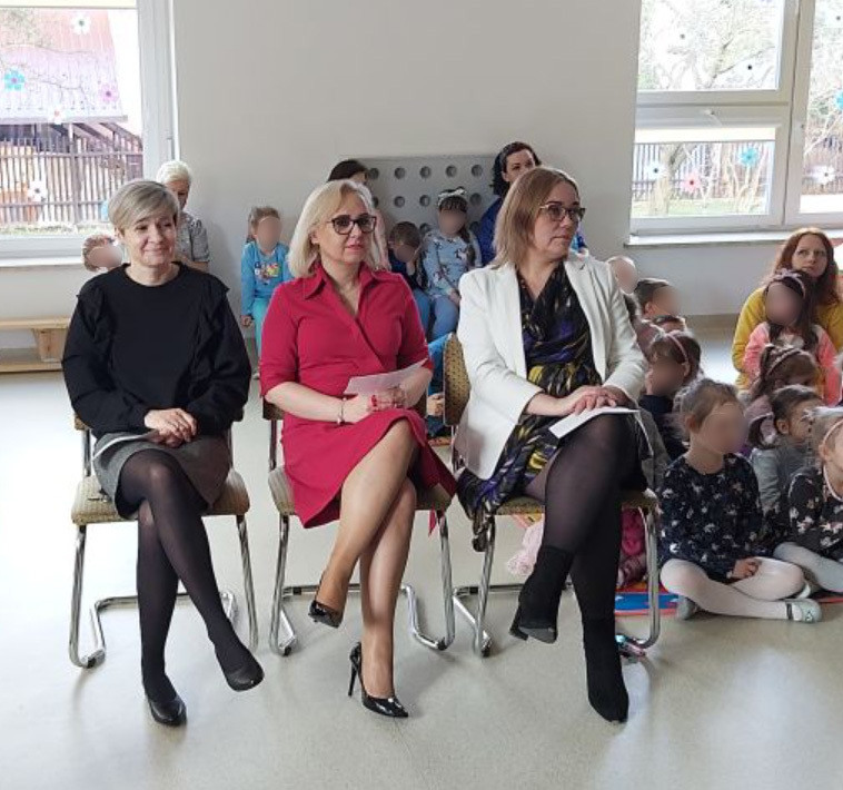 Jury "Wiosennego Pokazu Mody" pod honorowym patronatem dyrektorki przedszkola w Hajnówce. Marzec 2022 r.