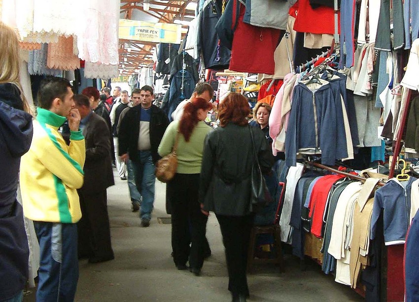 Trgovci prodaju jeftinije jer dobijaju povraćaj poreza: Subotički buvljak