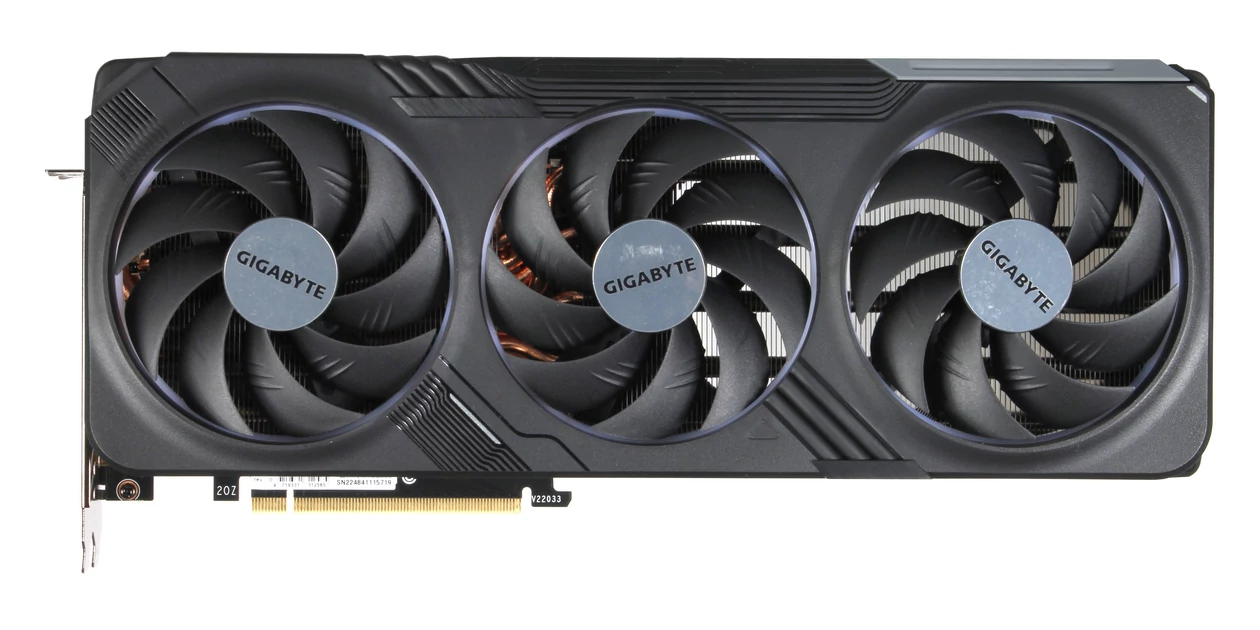 Gigabyte GeForce RTX 4070 Ti Gaming OC ma klasyczny układ chłodzenia złożony z trzech wentylatorów