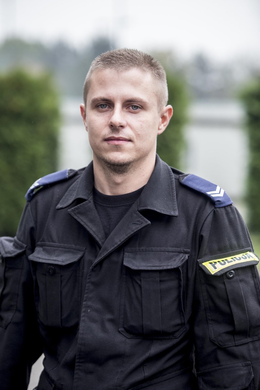 Policjant uratował kotka