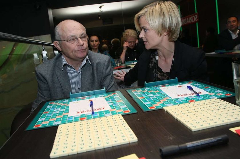 Miecugow mistrzem w scrabble'a. FILM