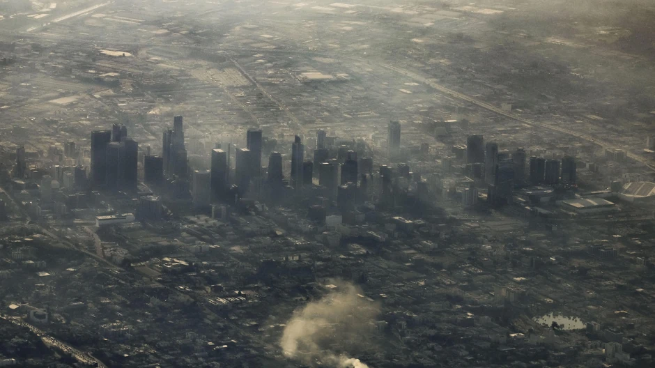 Dim i zagađenje vazduha prisutni su i u centralnim oblastima Los Anđelesa, koje dosad nisu pogođene požarima | Foto: CAROLINE BREHMAN/EPA-EFE/REX/Shutterstock