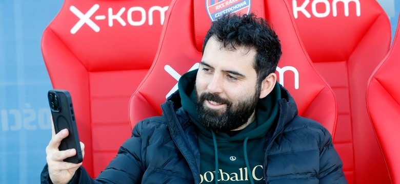 Legia Warszawa w czarnej dziurze. "Nie ma kto zwolnić Goncalo Feio"