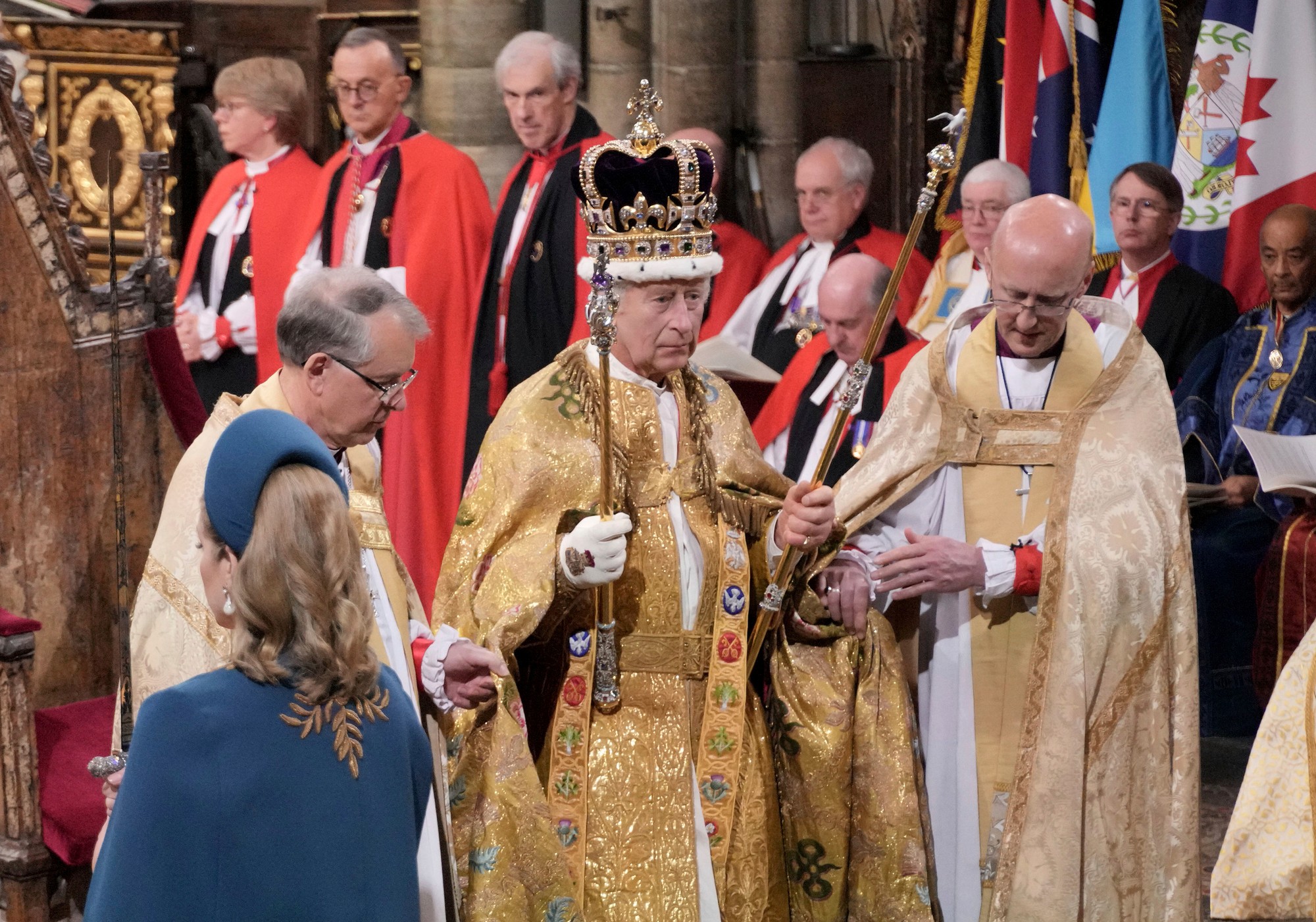 Karol III. bol v Londýne korunovaný za britského kráľa.