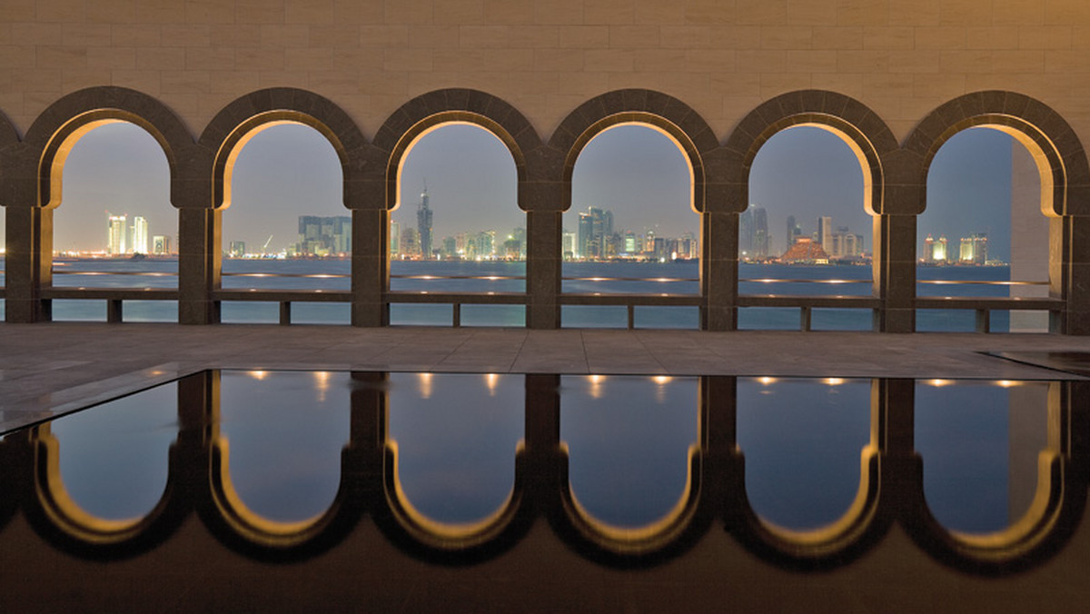 Pewien przedsiębiorca z Dubaju, który od kilku miesięcy wraz z rodziną mieszka w jednym z ekskluzywnych hoteli w Katarze, twierdzi, że Dauha, to wyjątkowo nudne miasto. Stolica Kataru to dziś wielki plac budowy.