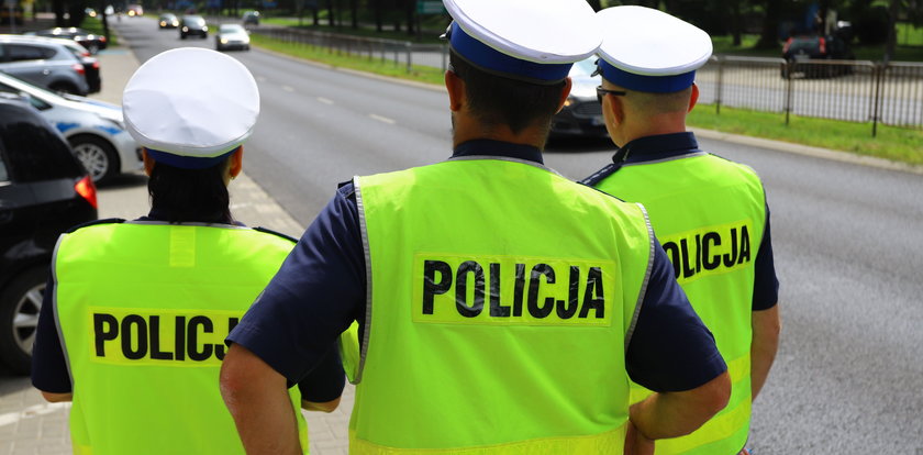 Pijany kierowca zatrzymał się przy patrolu, bo chciał przywitać się z policjantami. To go zgubiło!