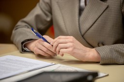 Pracodawcy są bardziej wyrozumiali wobec przewinień urzędników