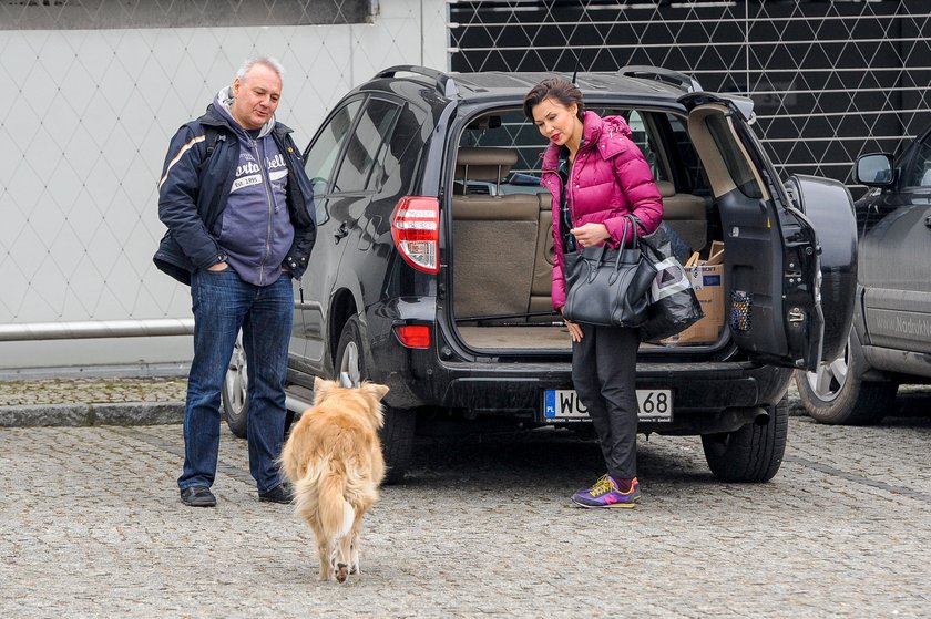 Anna Popek z psem i kolegą