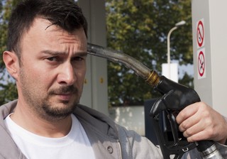 Nielegalny diesel zalewa Polskę. Budżet państwa traci miliardy złotych