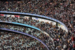 Kibicowanie pomaga psychice i zwiększa poczucie sensu życia [BADANIE]