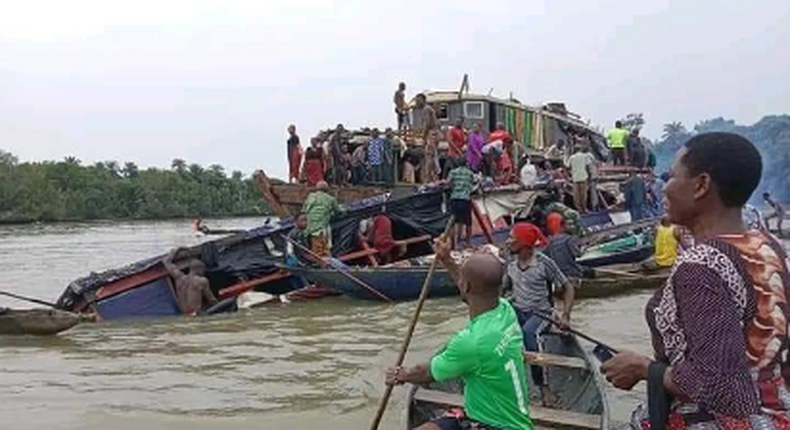 24 corpses recovered, 30 persons rescued in fresh boat mishap in Niger/Illustration. 