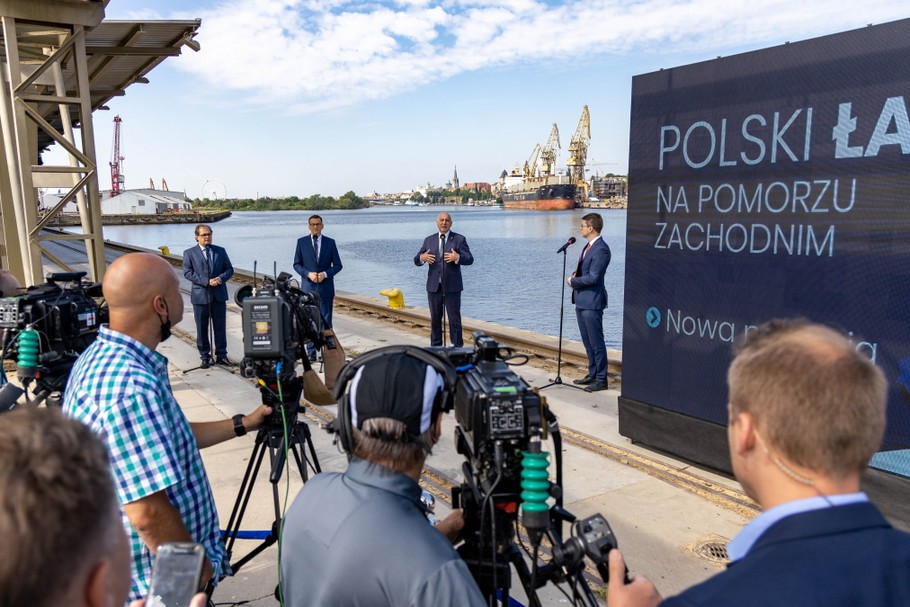 11.06.2021, Szczecin. Premier Mateusz Morawiecki promuje program Polskiego Ładu. W ocenie eksperta rządowy dokument, reklamowany jako zapowiedź „ładu”, jest dość chaotycznym zbiorem znanych i nieznanych wcześniej pomysłów, realizowanych bądź takich, które realizacji nigdy się nie doczekają