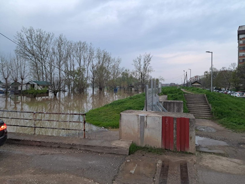 Sava u Sremskoj Mitrovici