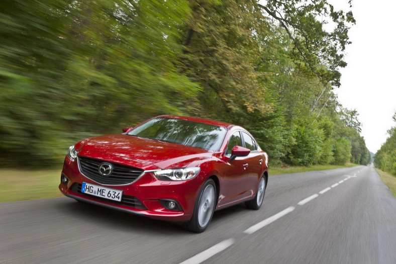 Wiemy jak jeździ nowa Mazda 6: nareszcie ma to coś!