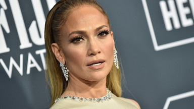 Jennifer Lopez zachwyca w bikini. Figurę zawdzięcza harówce na siłowni i... diecie 5:2