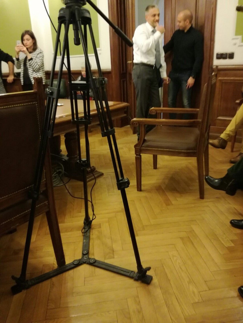 Čedomir Jovanović sa štakom