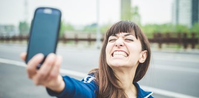 Robisz takie zdjęcia? To powoduje zmarszczki