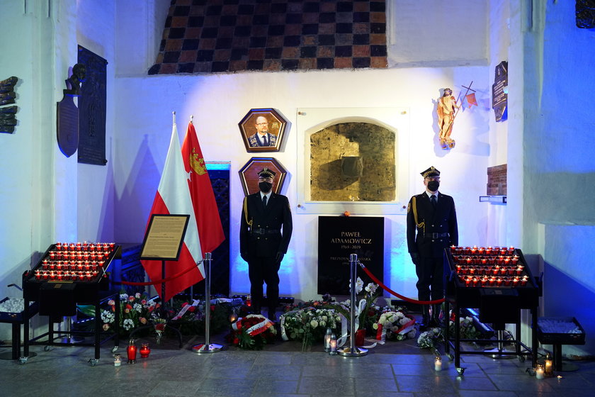 Druga rocznica zamachu i śmierci Pawła Adamowicza. Tak mieszkańcy Gdańska upamiętnili tragedię