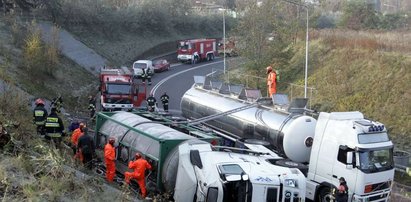 Przewróciła się cysterna z acetonem. FOTO