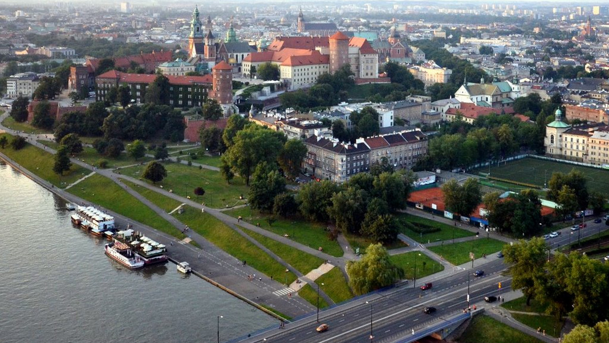 Od początku lutego jakość powietrza w Małopolsce jest bardzo zła. Stężenie szkodliwego dla zdrowia pyłu zawieszonego PM10 w niektórych miastach czterokrotnie przekroczyła dopuszczalne normy - wynika z danych Małopolskiego Inspektoratu Ochrony Środowiska.