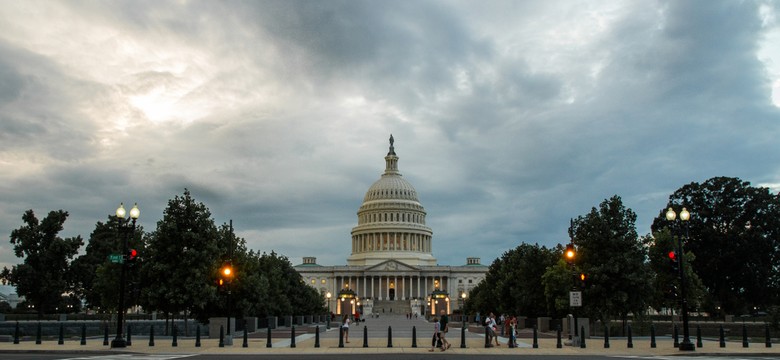 Trudny czas w USA, groźba shutdownu. Jest pewna "rzadko stosowana procedura"