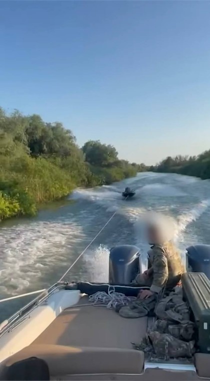 Dron morski na holu