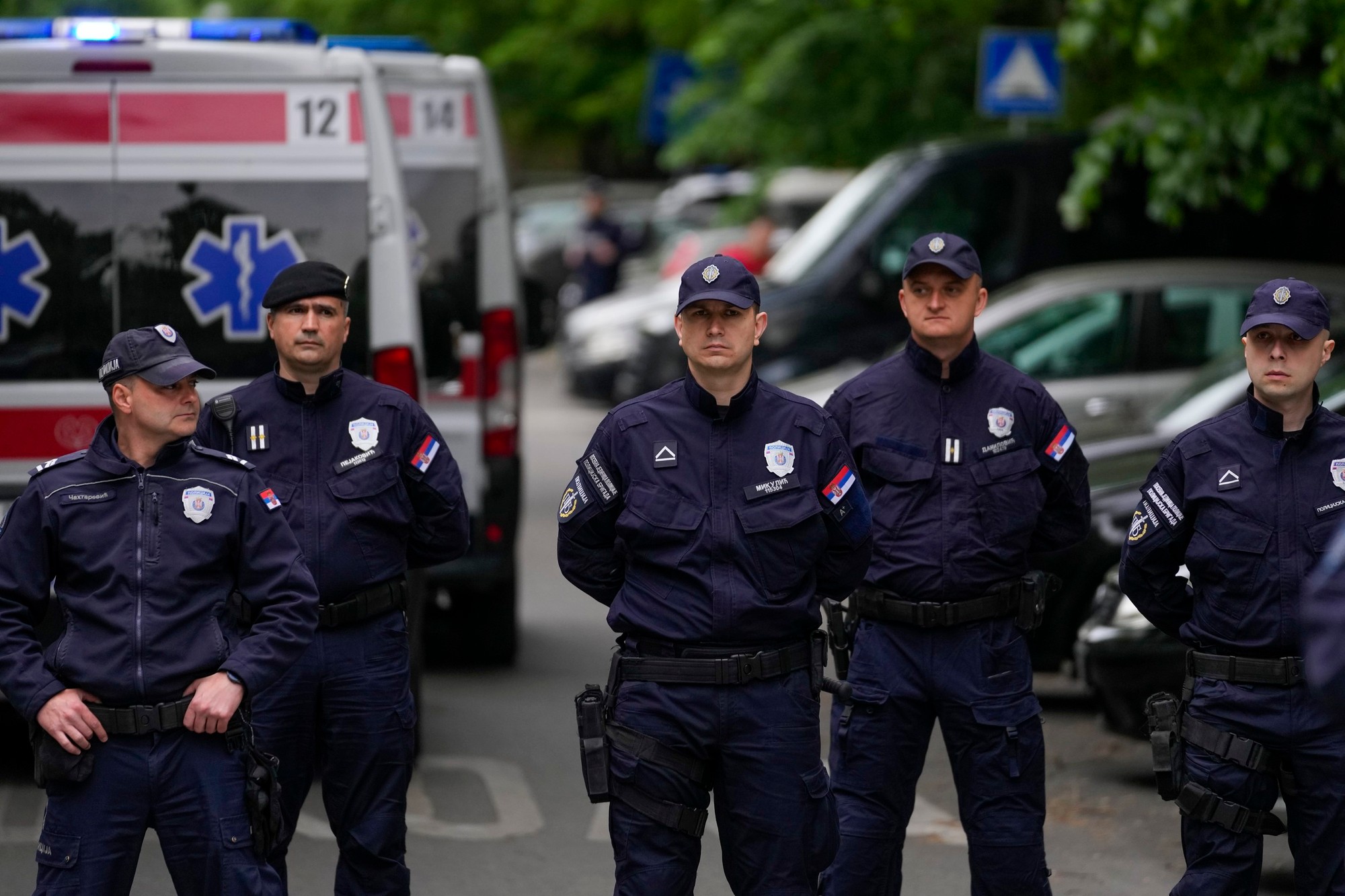 Streľba na základnej škole v srbskom Belehrade si vyžiadala niekoľko obetí.