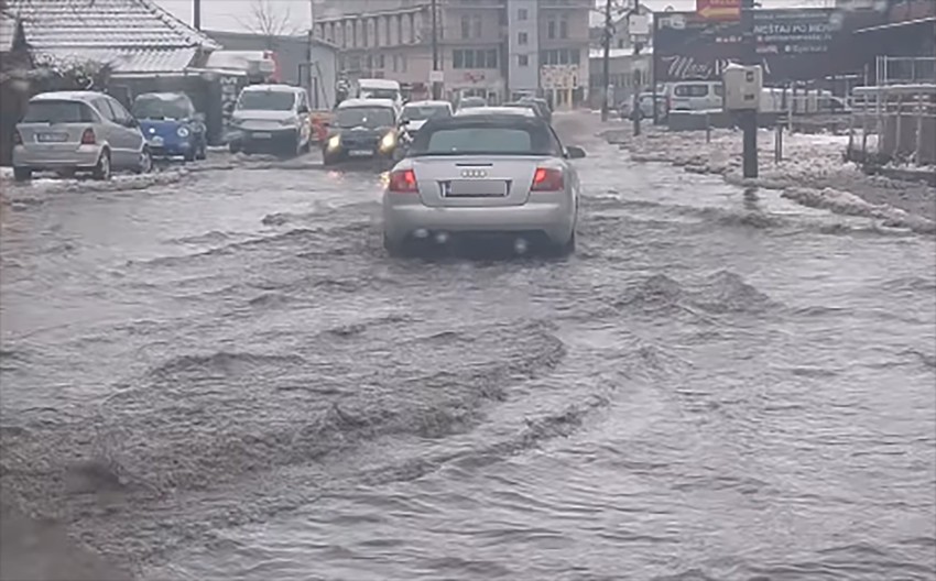 Put za Ovču poplavljen