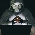 Hakerzy z Anonymous nękają najeźdźców. Zablokowane rządowe strony Rosji i Białorusi, "zabawy" jachtem Putina