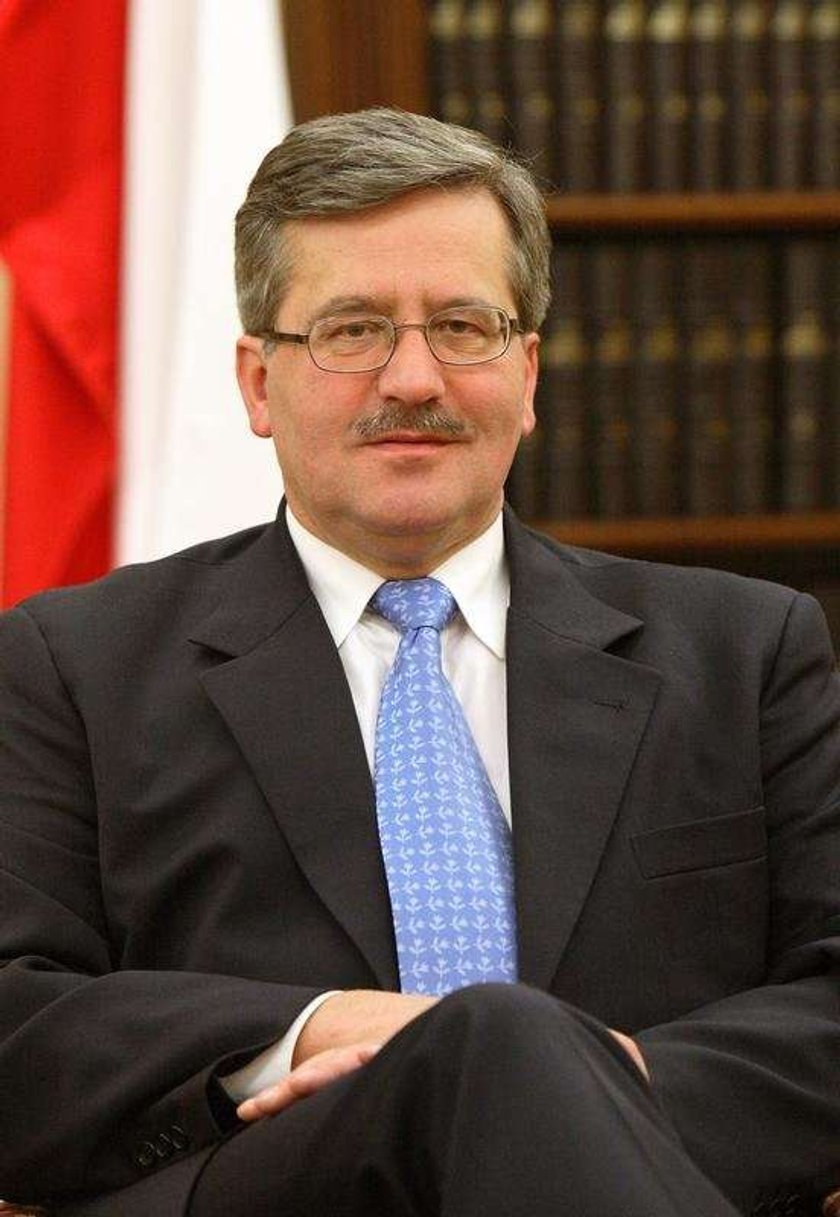 Komorowski podgolił wąs! Idzie na prezydenta?