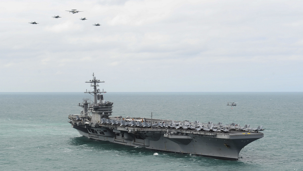 Dwie amerykańskie grupy uderzeniowe lotniskowców przeprowadziły wspólne ćwiczenia na Morzu Południowochińskim – poinformowała marynarka wojenna USA. To pierwsze takie ćwiczenia od lipca 2020 r. w obliczu zwiększonego napięcia na spornych wodach.