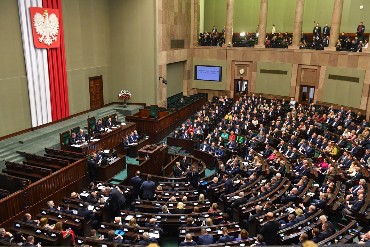 Klub KO złożył w środę Sejmie projekty uchwał dot. powołania komisji śledczych ws. tzw. afery wizowej, Pegasusa i tzw. wyborów kopertowych