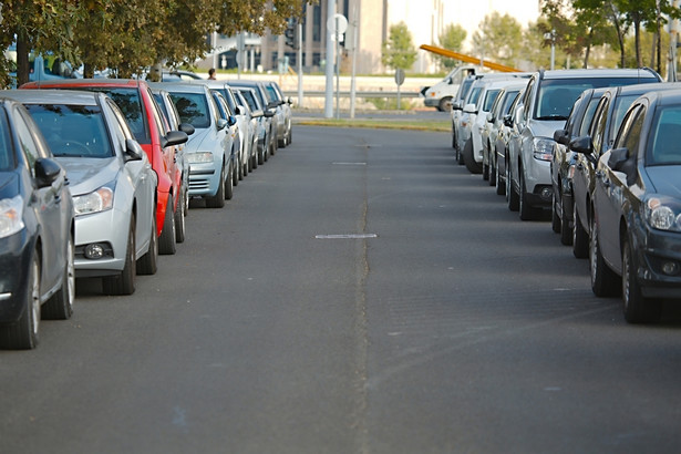 Stanowisko KIS w sprawie nieuczciwie parkujących jest korzystne dla przedsiębiorców zarządzających parkingami