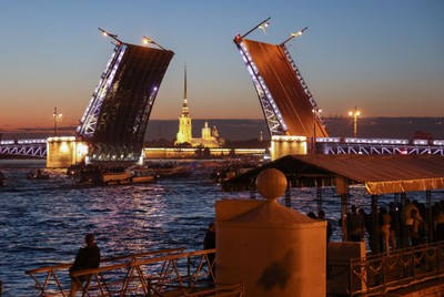 Bezzębne sankcje Zachodu? Rubel odzyskał wartość sprzed wojny, a Rosja na surowcach zarobi więcej niż w 2021 r.