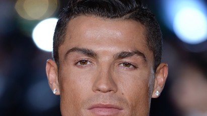 Sokk: Cristiano Ronaldo tényleg meleg?