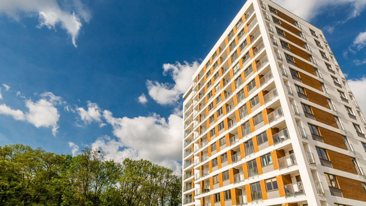Ponad połowa mieszkań w aglomeracji poznańskiej jest własnością osób prywatnych, a co trzecie to mieszkanie spółdzielcze – wynika z danych magistratu. Mieszkania wynajmowane to niewielki ułamek wszystkich nieruchomości. Według najnowszych danych za wynajem mieszkania trzeba średnio zapłacić półtora tysiąca złotych.