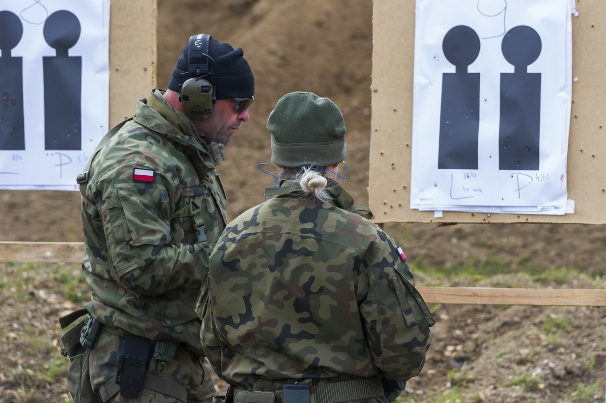 Powszechne szkolenia wojskowe dla 100 tys. osób rocznie. "W tym roku pilotaż, od stycznia pełną parą"