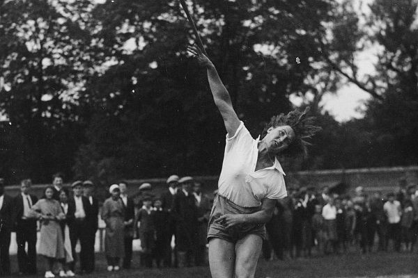 Podobnie rzecz się miała z jego koleżanką z ekipy olimpijskiej z 1936 r., zdobywczynią brązowego medalu w rzucie oszczepem, Marią Kwaśniewską.