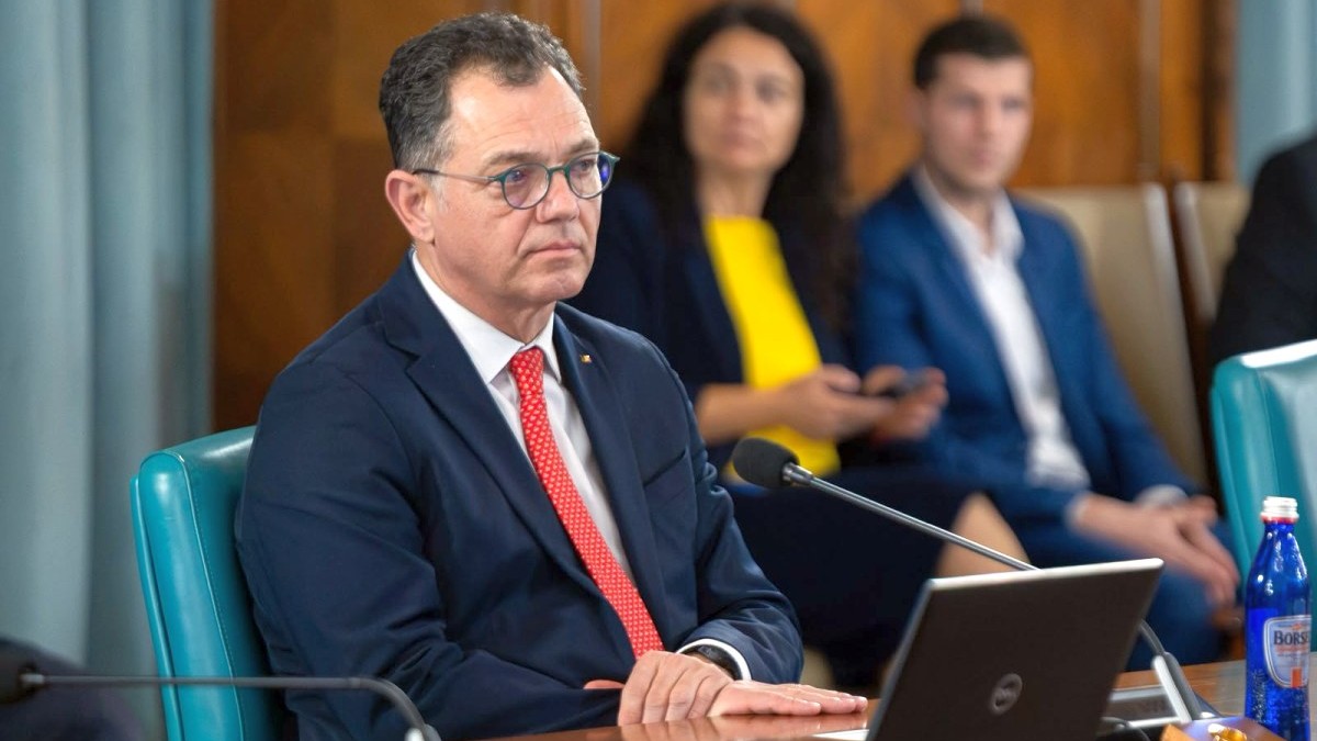 Noul ministru al Apărării, Radu Oprea, a trimis Corpul de Control să verifice contractele din programul SAFE: „Sunt chestiuni decise la Cancelaria fostului premier Bolojan”