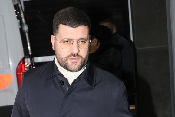 Pevač ugledao svoju majku u invalidskim kolicima na koncertu u Subotici, ZBOG ONOG ŠTO JE URADIO svima su se suze slivale niz lice