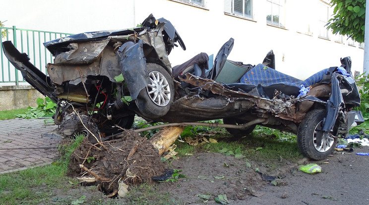 Autóbalesetben egy ember meghalt, ketten súlyosan megsérültek Sarkadon / Fotó: MTI-Donka Ferenc