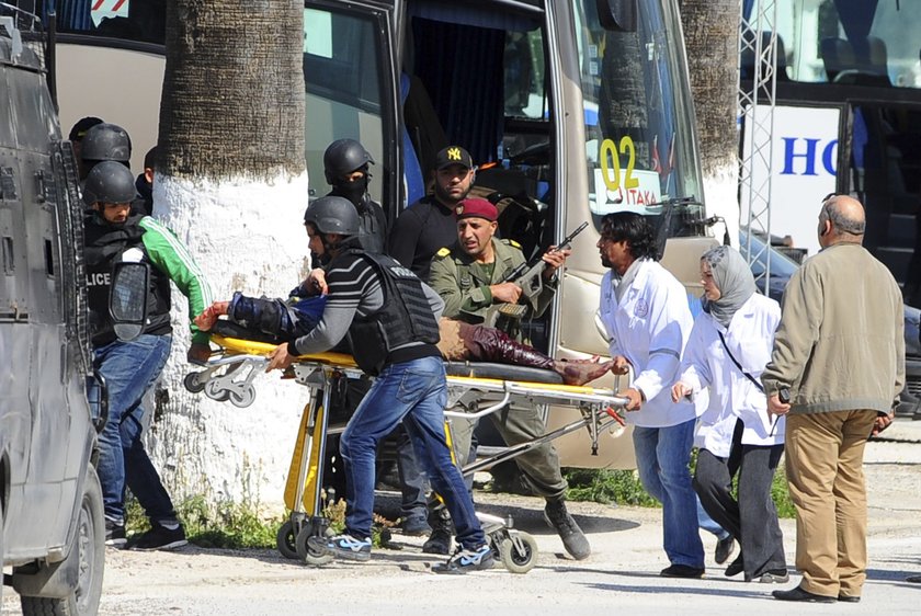 Zamach terrorystyczny na Muzeum w Tunisie.