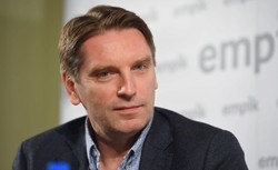 Tomasz Lis: PiS popełnia szkolne błędy, dla opozycji wiatr wieje w dobrą stronę