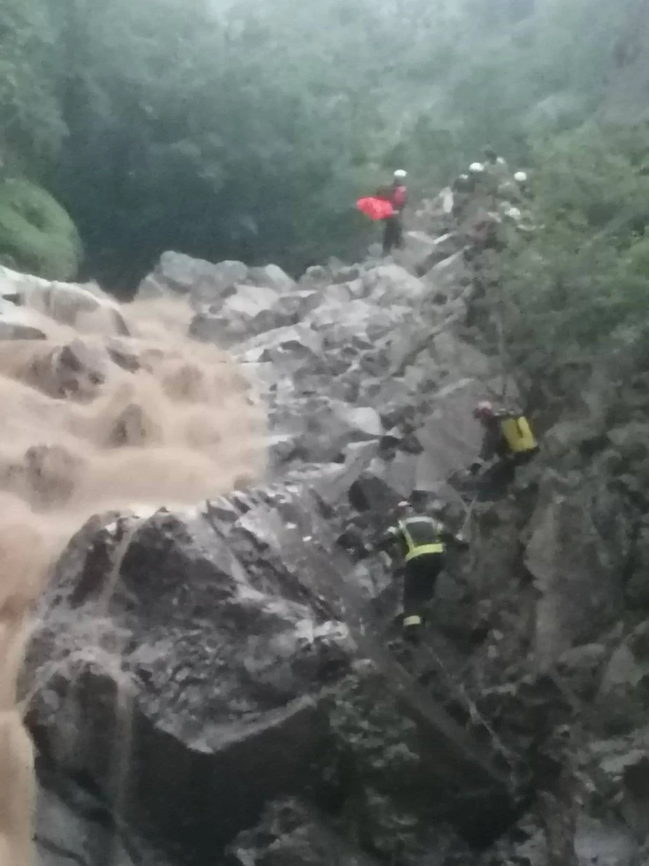 Pripadnici Sektora za vanredne situacije u Vučju spasli četiri osobe