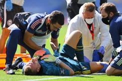 Fatalna kontuzja bramkarza Arsenalu. Leno wygrażał palcem piłkarzowi, który go popchnął