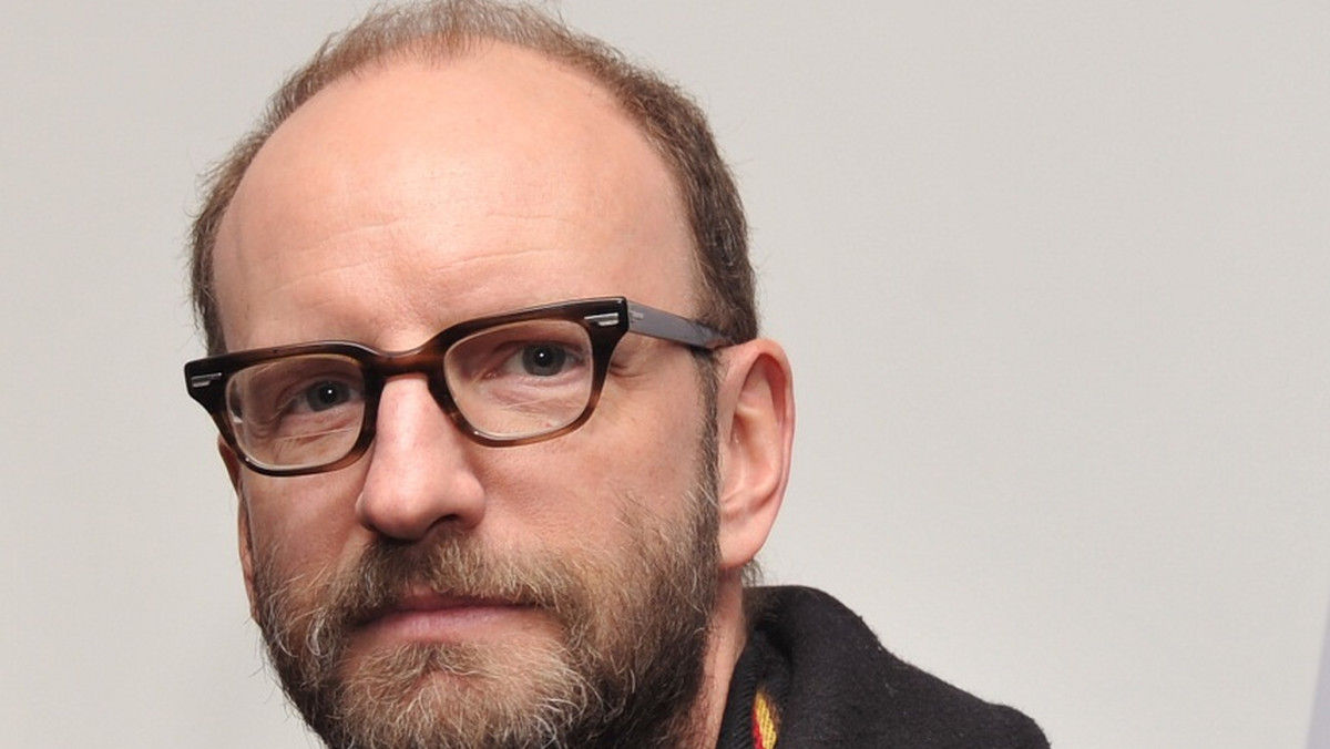 Amerykański reżyser Steven Soderbergh, twórca filmów "Seks, kłamstwa i kasety wideo", "Erin Brockovich", "Traffic", "Ocean’s Eleven", laureat Oscara i Złotej Palmy w Cannes, kończy w poniedziałek 50 lat. Zrealizował ponad 30 filmów. Najnowszy, thriller "Side Effects" z Rooney Marą, Judem Lawem i Catherine Zetą-Jones w obsadzie, będzie miał premierę kinową w tym roku.