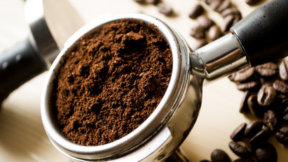 Döbbenet: kávézaccból fejlesztettek ki új anyagot a Miskolci Egyetemen
