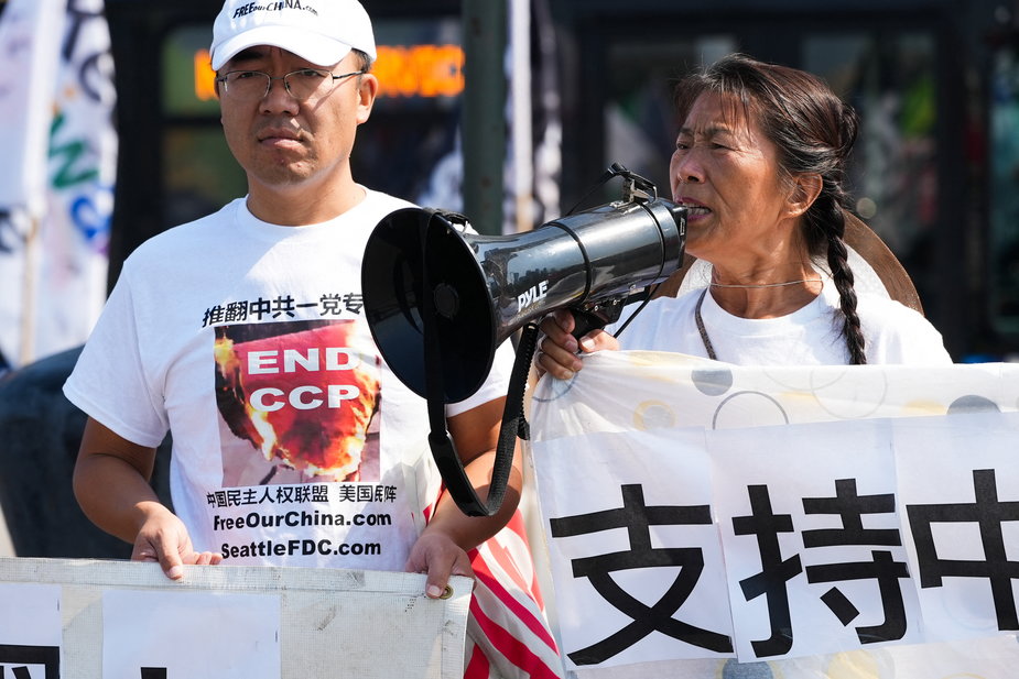 Protest przeciwko agresji Chin na Tajwan przed konsulatem Chin w Nowym Jorku, USA 17 września 2022 r.
