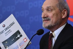 WARSZAWA PIS ANTONI MACIEREWICZ KONFERENCJA